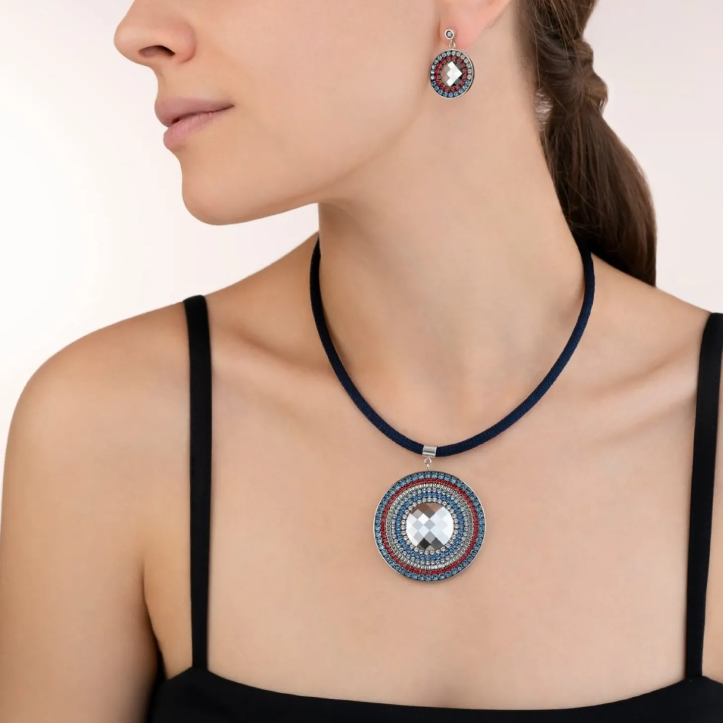 COEUR DE LION Earrings Amulet Crystals & Mesh Blue-Red